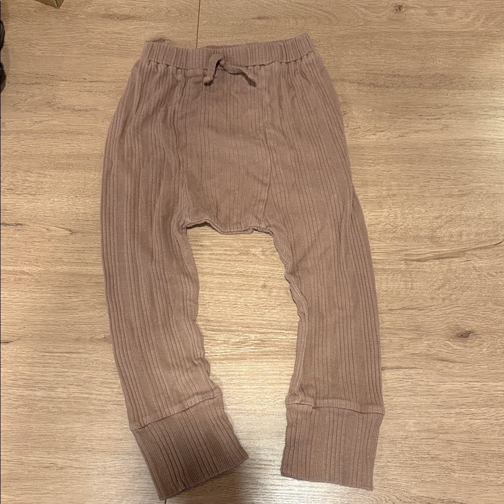 Kate Quinn Kids Ribbed Panda Pant in Brown